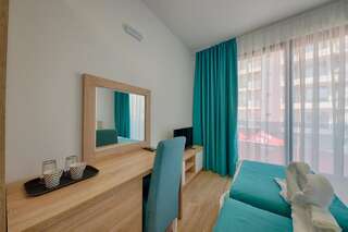 Апарт-отели Hotel Obala Добра-Вода Двухместный номер с 2 отдельными кроватями и видом на море-1